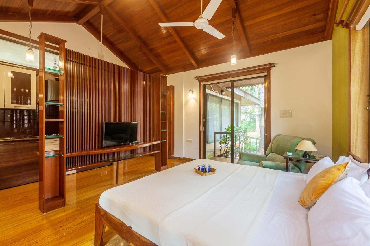 Stayvista'S Casa Palmera - Pet-Friendly Villa With Pool, Garden With Gazebo, And Indoor & Outdoor Games Alībāg Exterior foto